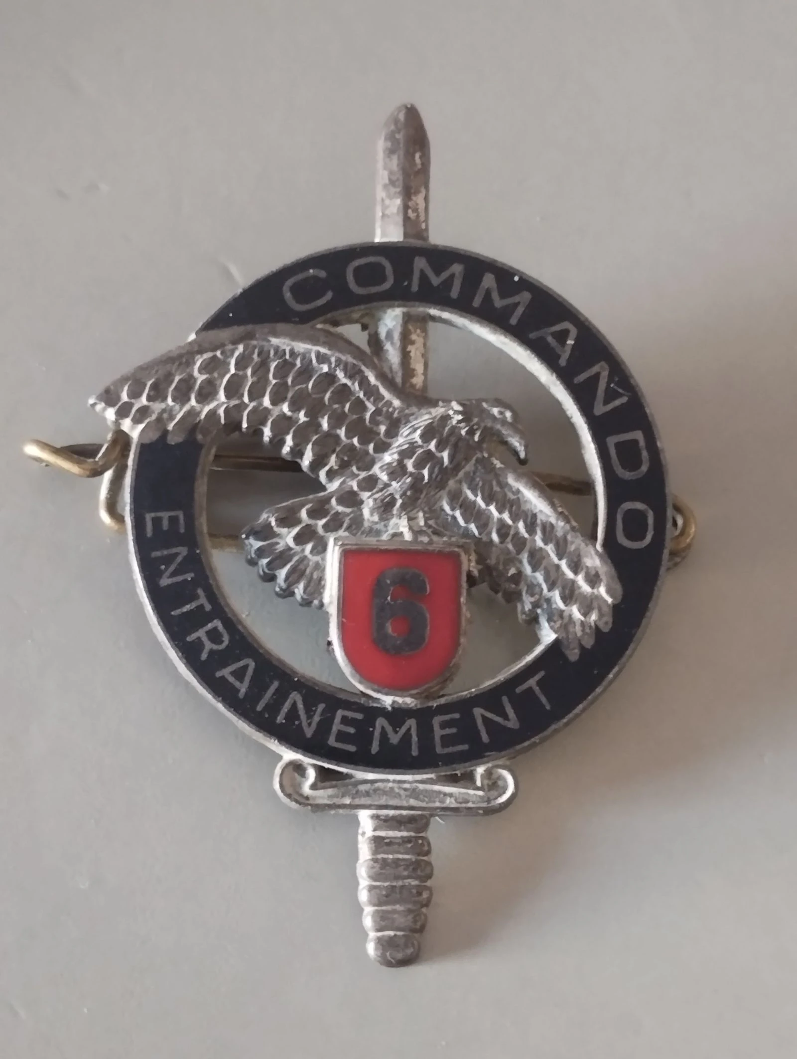 Insigne Militaire Français Original – Centre d'Entraînement Commando N°6 BH
